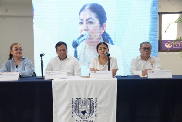 La Sala Balún Canán de la Biblioteca Central Universitaria fue sede de la ceremonia de clausura del Programa de Actualización y Formación Docente “Trayecto Formativo 2025-2026”