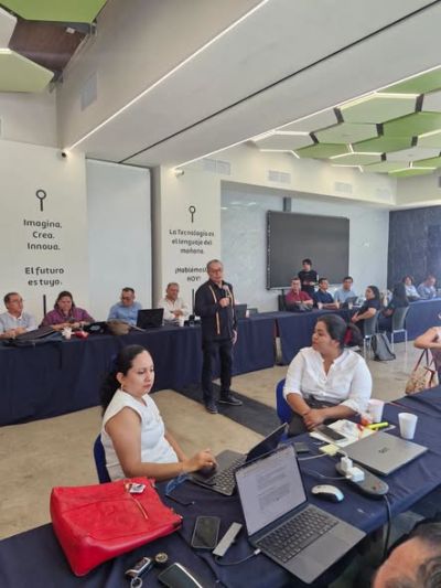 Se impartió Curso-Taller “Liderazgo para la Gestión del Modelo Educativo y Académico Humanista Intercultural, Visión 2050”, en el que participaron directivos y académicos del Campus IV
