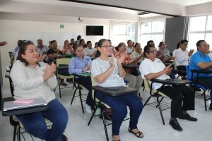 La Dra. Catalina López Ordóñez Inaugura Capacitaciones Clave para el Personal Docente de la UNACH